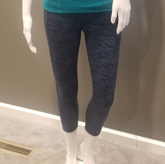 Champion C9 3/4 leggings. Size XS. - Picture 3 of 6